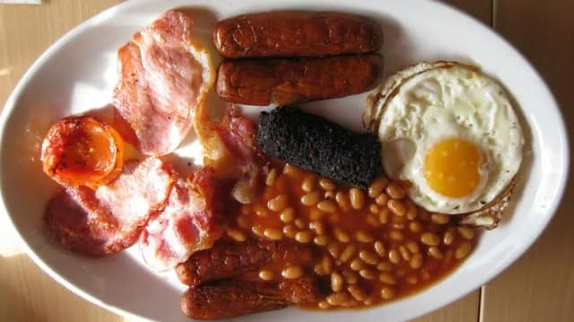 Full English breakfast with foods to avoid on a PCOS diet